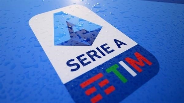 Serie A là giải bóng đá hàng đầu của Ý, thu hút nhiều ngôi sao bóng đá hàng đầu thế giới cùng những trận đấu kịch tính và đầy cảm xúc trên sân cỏ.