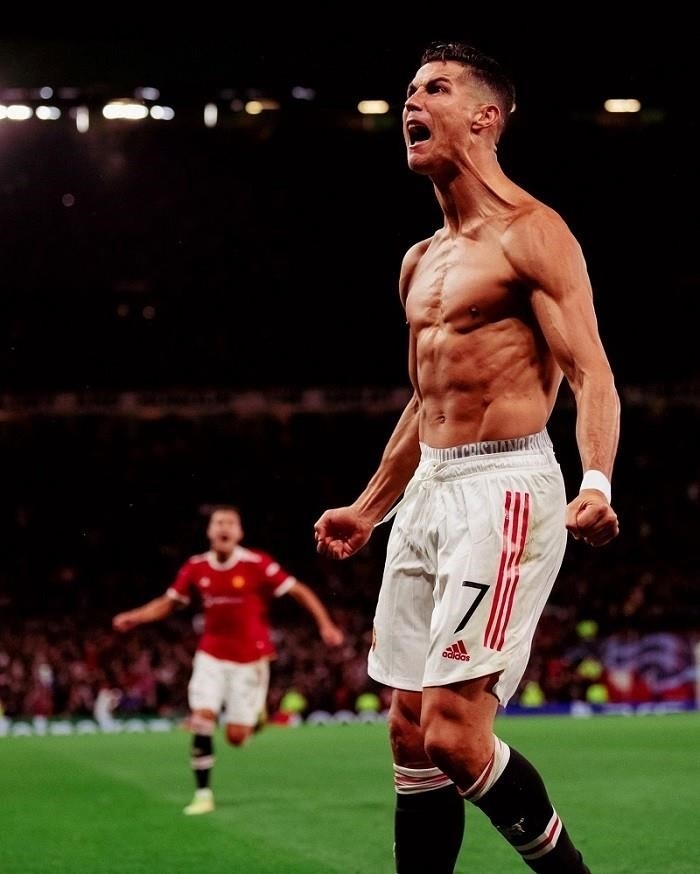 Cân nặng của Ronaldo được đánh giá là rất ấn tượng, khoảng 83kg, đây là một trong những yếu tố giúp anh trở thành siêu sao bóng đá hàng đầu thế giới.
