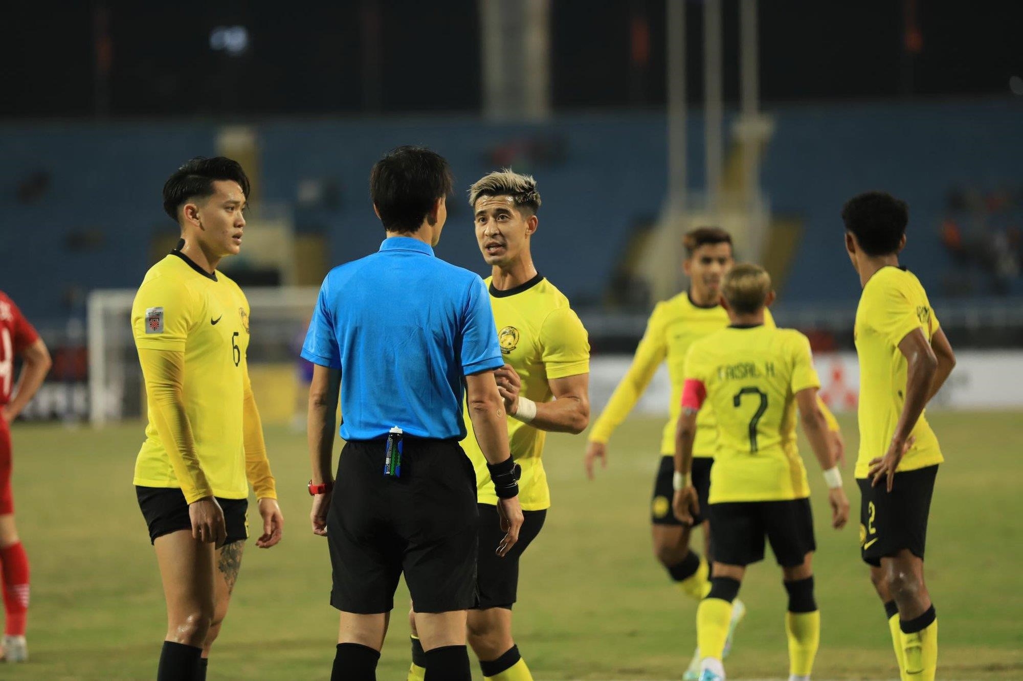 Trọng tài Sato bị Malaysia phản ứng gay gắt.