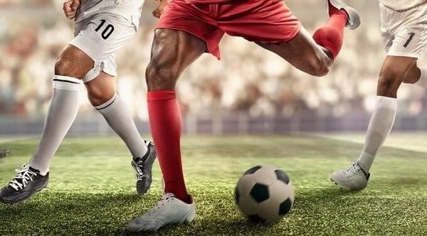 Sút bóng mạnh là yếu tố quan trọng trong bóng đá vì nó có thể làm thay đổi kết quả của trận đấu, tạo ra cơ hội ghi bàn và tạo sức ép lên đối thủ. Ngoài ra, sút bóng mạnh còn giúp cầu thủ tăng cường sức mạnh và tốc độ cho chân.