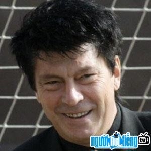 Rinat Dasayev là một cầu thủ bóng đá và sinh năm 1960.