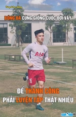 Đặng Văn Lắm là cầu thủ mang áo số 61 của đội bóng đến từ Nghệ An có mã số 370.