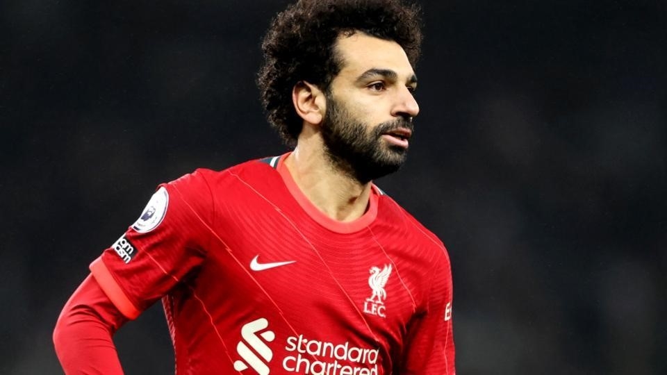 Mohamed Salah là một cầu thủ bóng đá người Ai Cập, hiện đang chơi cho câu lạc bộ Liverpool và đội tuyển quốc gia Ai Cập. Anh là một trong những cầu thủ hàng đầu thế giới với tốc độ và kỹ thuật điêu luyện, đã giành nhiều danh hiệu cá nhân và đóng góp lớn trong thành công của Liverpool.