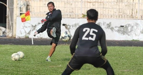 Cựu thủ môn Nguyễn Văn Cường: Vẫn “cháy” cùng bóng đá VN