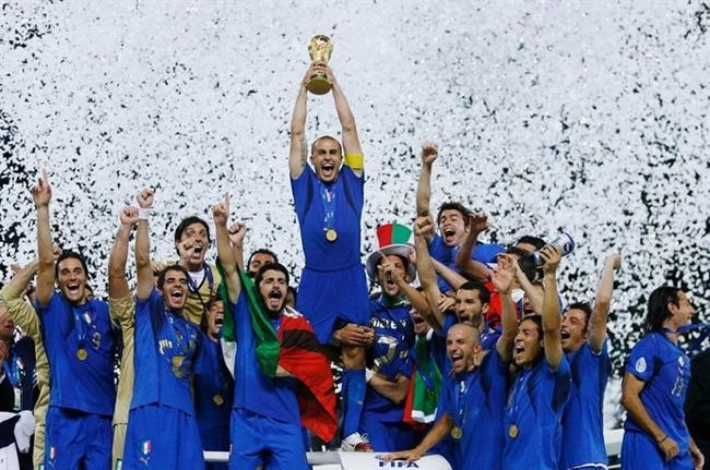 Ý đã giành chức vô địch World Cup 2006 sau khi vượt qua các đối thủ mạnh như Đức và Pháp, đem về niềm vui và tự hào cho người hâm mộ bóng đá Ý và toàn thế giới.