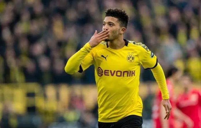 Sancho tỏa sáng lấp lánh trong chiếc áo Borussia Dortmund.