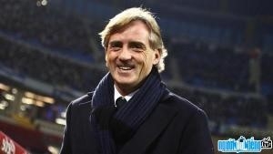 Roberto Mancini là HLV bóng đá đến từ Marche và có số áo là #7.