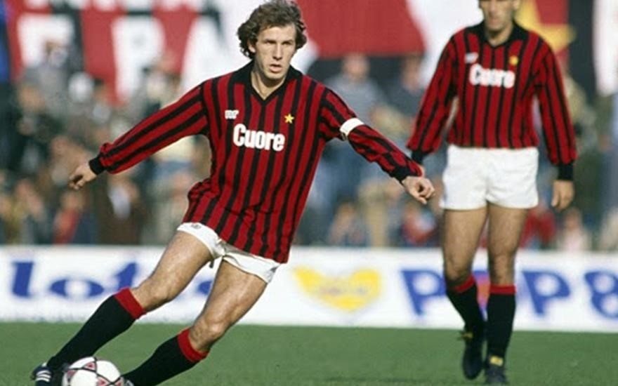Franco Baresi đã trở nên rất phổ biến khi đóng vai trò của một Libero cho AC Milan.