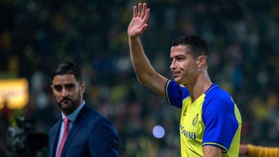 Mức lương của Cristiano Ronaldo ở Ả Rập Saudi: CR7 được trả bao nhiêu theo hợp đồng, thu nhập và giá trị tài sản của Al Nassr