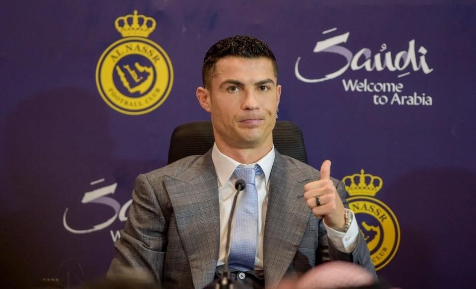 Ronaldo có xứng đáng mức lương 210 triệu USD/năm?