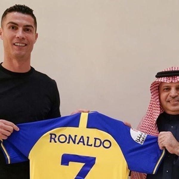 Ronaldo gia nhập Al-Nassr nhận mức lương gần 13 tỷ đồng mỗi ngày, truyền thông Anh nói gì?